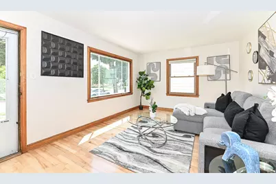 2321 S 82nd St, West Allis, WI 53219 - Photo 5