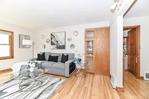 2321 S 82nd St, West Allis, WI 53219 - Photo 3