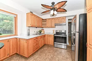 2321 S 82nd St, West Allis, WI 53219 - Photo 11