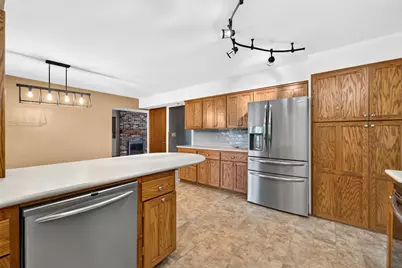 5236  Willowview Rd, Racine, WI 53402 - Photo 7