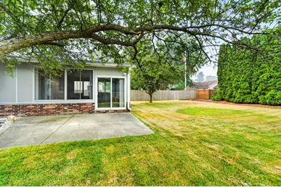 5236  Willowview Rd, Racine, WI 53402 - Photo 35