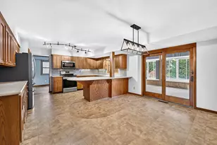 5236 Willowview Rd, Racine, WI 53402 - Photo 9