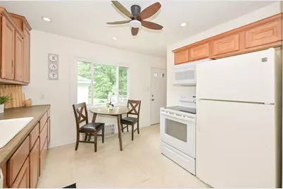 2563 S 99th St, West Allis, WI 53227 - Photo 9