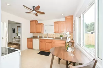 2563 S 99th St, West Allis, WI 53227 - Photo 13