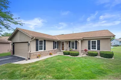 3580 W Cottonwood Ct, Greenfield, WI 53221 - Photo 25
