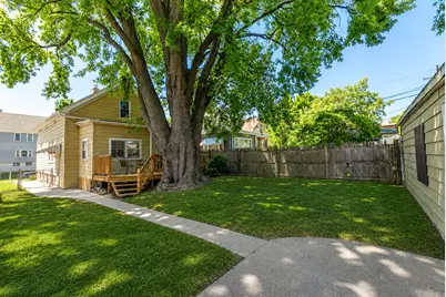 306 W Harrison Ave, Milwaukee, WI 53207 - Photo 15