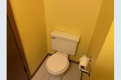 9105 W Howard Ave, Greenfield, WI 53228 - Photo 5