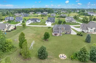 W1799 Heathmor Dr, Sheboygan, WI 53083 - Photo 49
