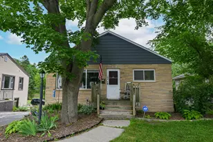 246 North Ave, Hartland, WI 53029 - Photo 3