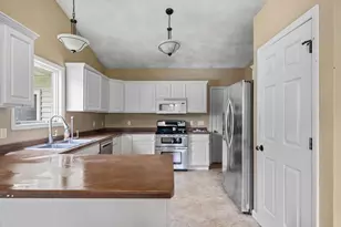 32 E Sunset Dr, Milton, WI 53563 - Photo 13