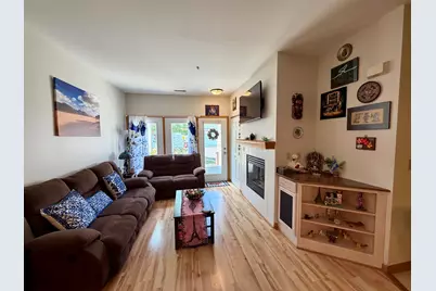 2412  Fox River Pkwy #H, Waukesha, WI 53189 - Photo 3
