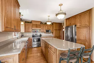 N5024 Town Line Rd, Spring Prairie, WI 53121 - Photo 9