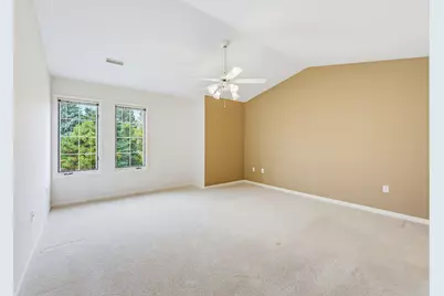 2215  Circle Ridge Dr #B, Delafield, WI 53018 - Photo 15