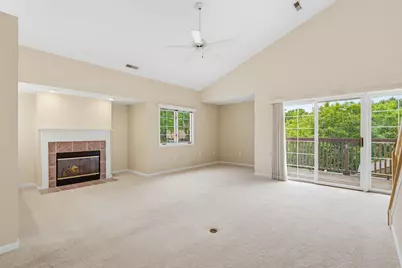 2215  Circle Ridge Dr #B, Delafield, WI 53018 - Photo 7
