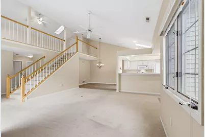 2215  Circle Rdg #B, Delafield, WI 53018 - Photo 7