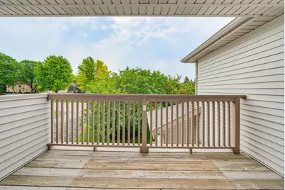 2215  Circle Rdg #B, Delafield, WI 53018 - Photo 11