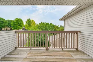 2215 Circle Ridge, Delafield, WI 53018 - Photo 11
