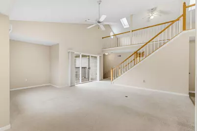2215  Circle Ridge Dr #B, Delafield, WI 53018 - Photo 5