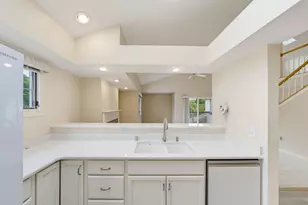 2215 Circle Ridge, Delafield, WI 53018 - Photo 17