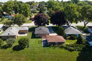 4355 S Honey Creek Dr, Greenfield, WI 53220 - Photo 25