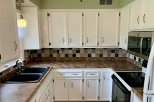 14865 Pershing Dr, Brookfield, WI 53005 - Photo 7