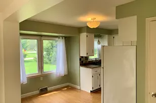 14865 Pershing Dr, Brookfield, WI 53005 - Photo 5
