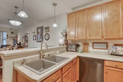 808  Timber Ridge Ct #4 D, Waukesha, WI 53189 - Photo 9