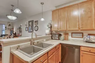 808 Timber Ridge Ct, Waukesha, WI 53189 - Photo 9