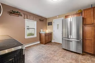 213 Kettle Moraine Dr, Slinger, WI 53086 - Photo 9