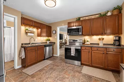 213  Kettle Moraine Dr, Slinger, WI 53086 - Photo 3