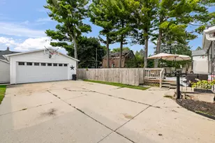 213 Kettle Moraine Dr, Slinger, WI 53086 - Photo 23