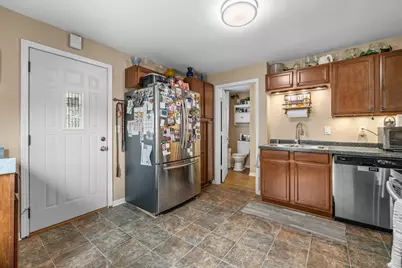 213  Kettle Moraine Dr, Slinger, WI 53086 - Photo 5