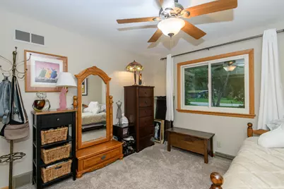 7420 N Longview Ave, Glendale, WI 53209 - Photo 25