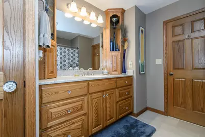 7420 N Longview Ave, Glendale, WI 53209 - Photo 21