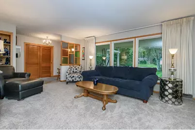 7420 N Longview Ave, Glendale, WI 53209 - Photo 3