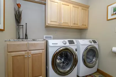 7420 N Longview Ave, Glendale, WI 53209 - Photo 23