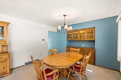 2666 S Seymour Pl, West Allis, WI 53227 - Photo 9