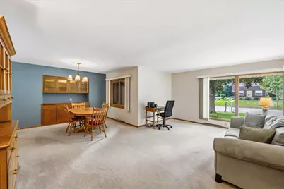 2666 S Seymour Pl, West Allis, WI 53227 - Photo 5