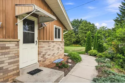 2666 S Seymour Pl, West Allis, WI 53227 - Photo 41
