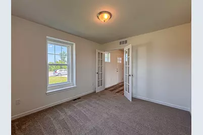 W194N15744  East Gate Ct, Jackson, WI 53037 - Photo 5