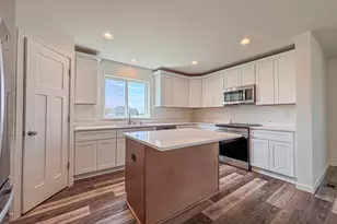 W194N15744 East Gate Ct, Jackson, WI 53037 - Photo 11
