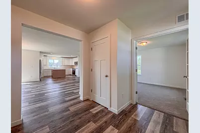 W194N15744  East Gate Ct, Jackson, WI 53037 - Photo 3
