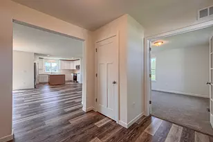 W194N15744 East Gate Ct, Jackson, WI 53037 - Photo 3