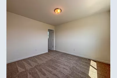 W194N15744  East Gate Ct, Jackson, WI 53037 - Photo 17