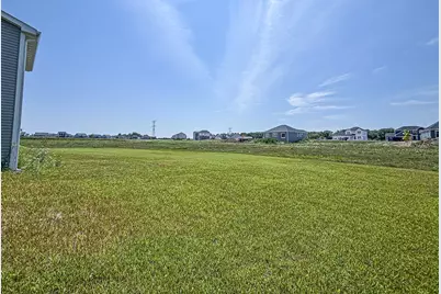 W194N15744  East Gate Ct, Jackson, WI 53037 - Photo 33