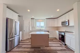 W194N15744 East Gate Ct, Jackson, WI 53037 - Photo 9