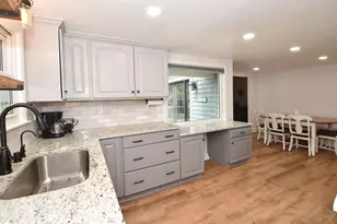 8611 Big Bend Rd, Racine, WI 53185 - Photo 7