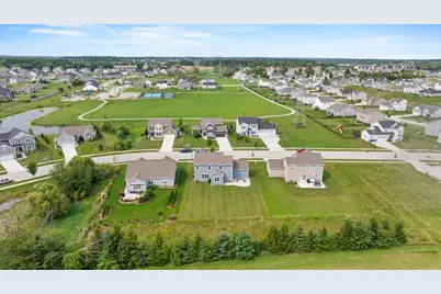 2289  River Bend Rd, Grafton, WI 53024 - Photo 5