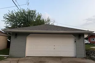 8035 W Warnimont Ave, Milwaukee, WI 53220 - Photo 13