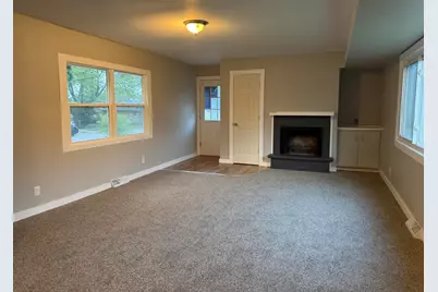 8035 W Warnimont Ave, Milwaukee, WI 53220 - Photo 9
